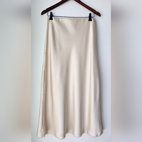 House of Harlow 1960 Satin skirt Pearl Cream Ivory Lace size M - Picture 1 of 8